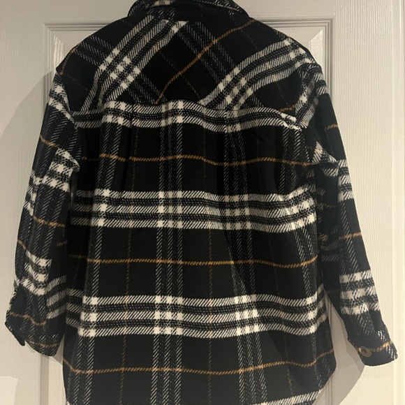 Women’s Shacket from Suzy Shier - Picture 4 of 7